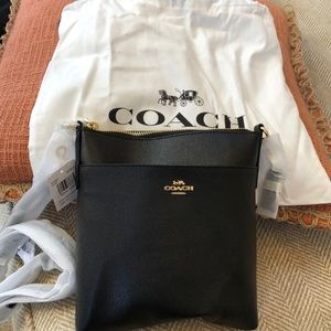 NWT Coach Kitt Messenger Crossbody, Blk w gold hw